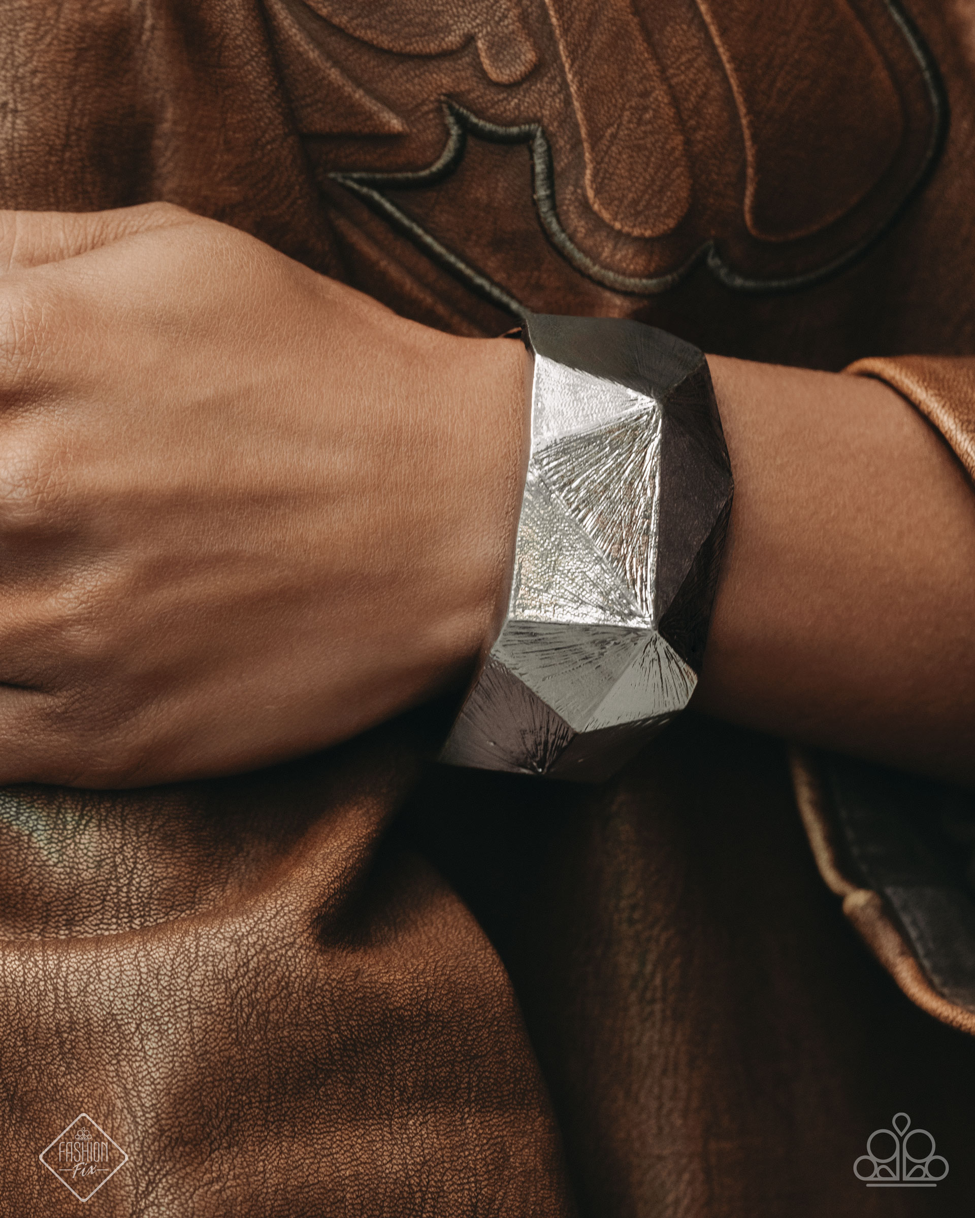 Magnificent Musings - Trend Blend January 2025(Necklace & Earrings 2 pieces) - Image 4