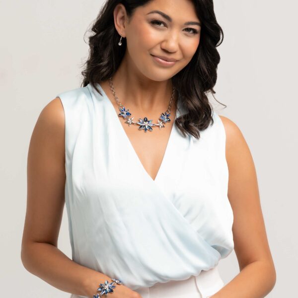 Complete Look
Necklace: "Floral Feature - Blue" 
Bracelet: "Floral Factor - Blue"