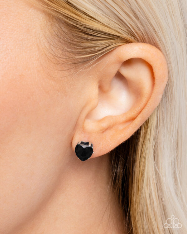 Sweetheart Stunner - Black Heart Post Earrings - Image 2