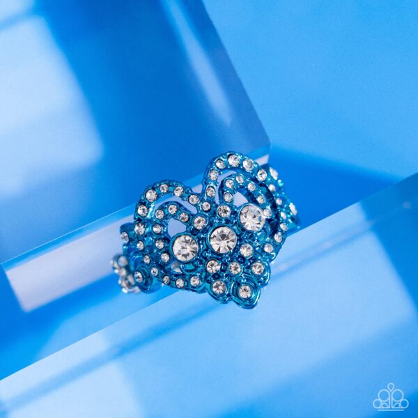 Gallant Glitter - Blue Heart Ring - Image 3