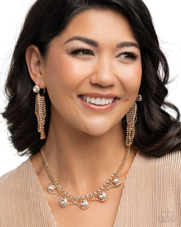 Complete Look
Necklace: "Never Enough Elegance - Gold" 
Hoop Earring: "Ceaseless Chic - Gold"