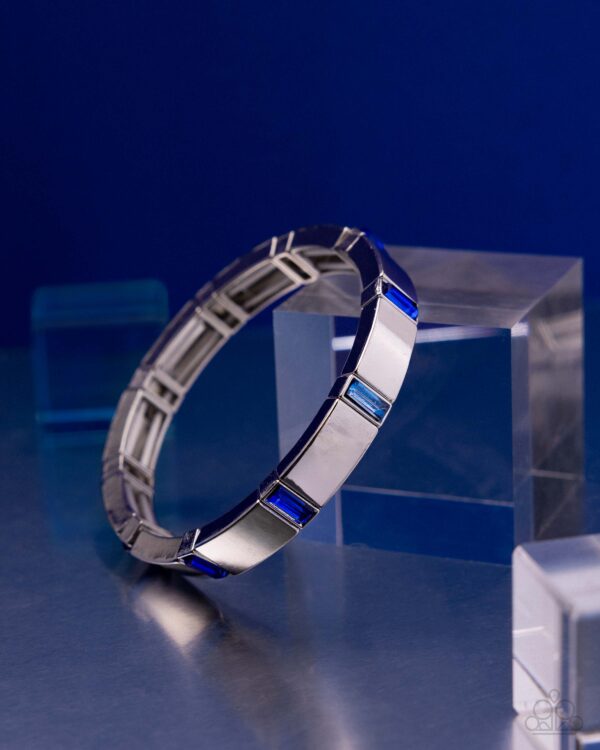 Glistening Gesture - Blue - Image 3
