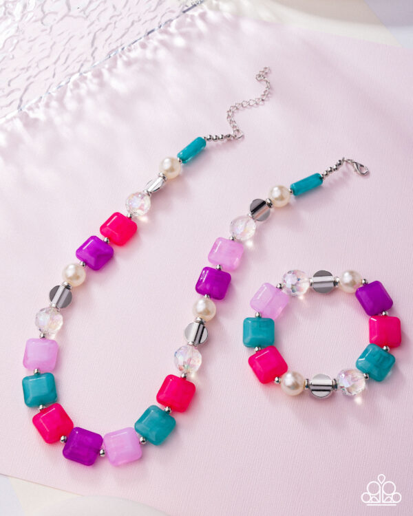 Continuous Cubes - Complete Look
Necklace: "Capricious Cubes - Pink" 
Bracelet: "Captivating Cubes - Pink" - Image 6
